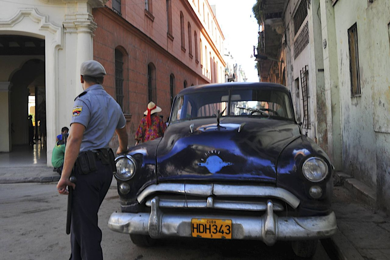 Illustration for article titled Even More Old Cars Down On The Cuban Street